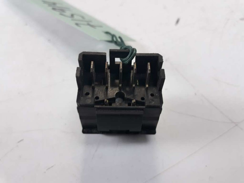 Recambio de mando elevalunas delantero izquierdo para citroen xantia berlina referencia OEM IAM   