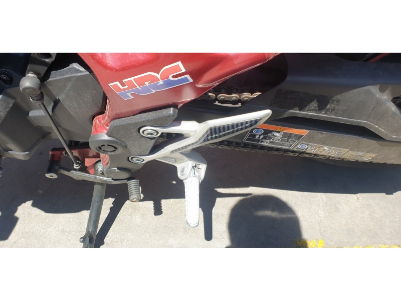 Recambio de estribo para honda cb 750 hornet referencia OEM IAM 50700MJWJ00  