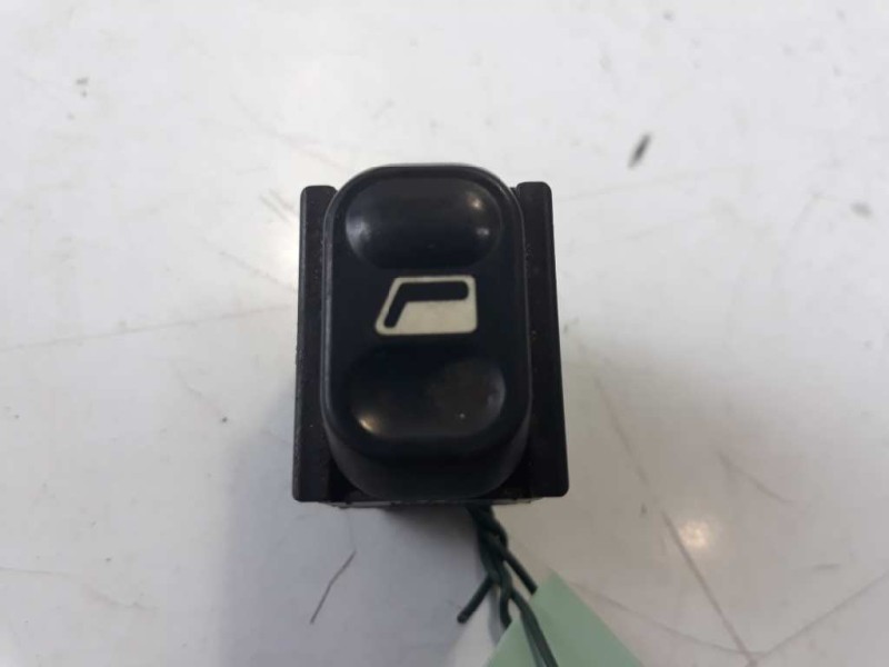 Recambio de mando elevalunas delantero izquierdo para citroen xantia berlina referencia OEM IAM   