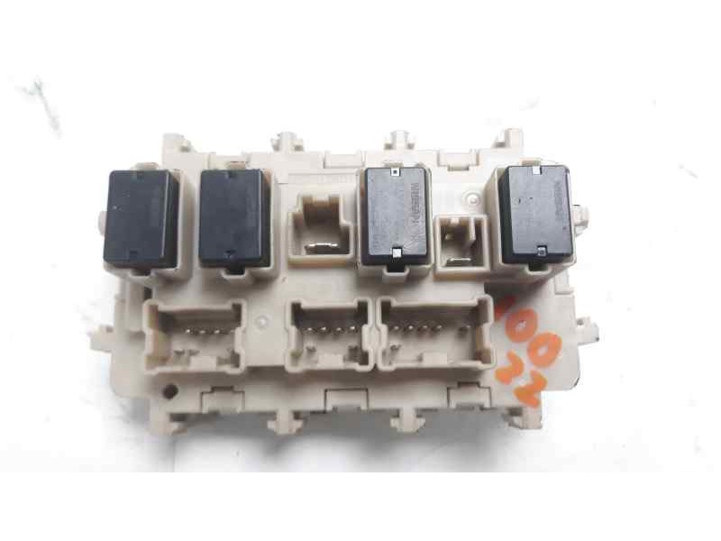 Recambio de caja reles / fusibles para renault kadjar zen referencia OEM IAM 8901R C23458A10 