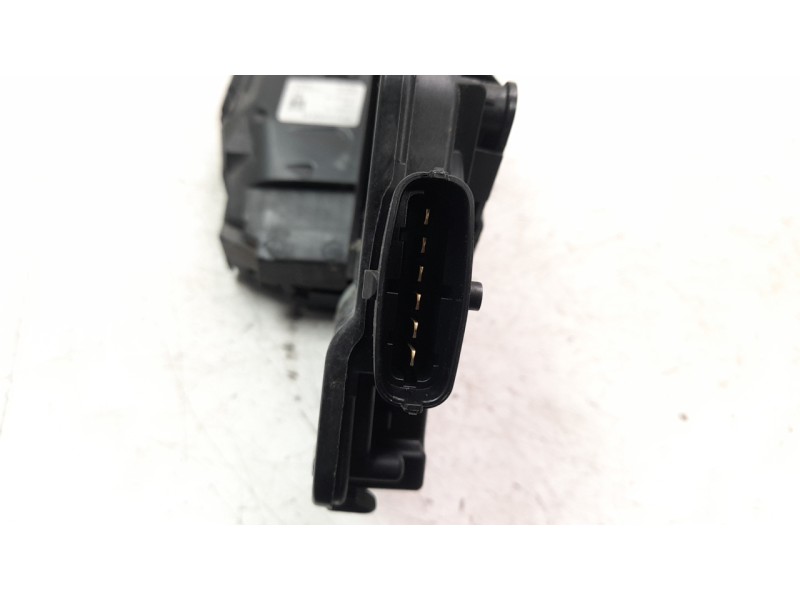 Recambio de cerradura puerta delantera derecha para land rover discovery sport pure referencia OEM IAM FK72203A28EE  