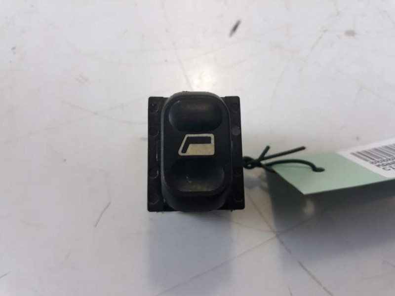 Recambio de mando elevalunas delantero izquierdo para citroen xantia berlina referencia OEM IAM   