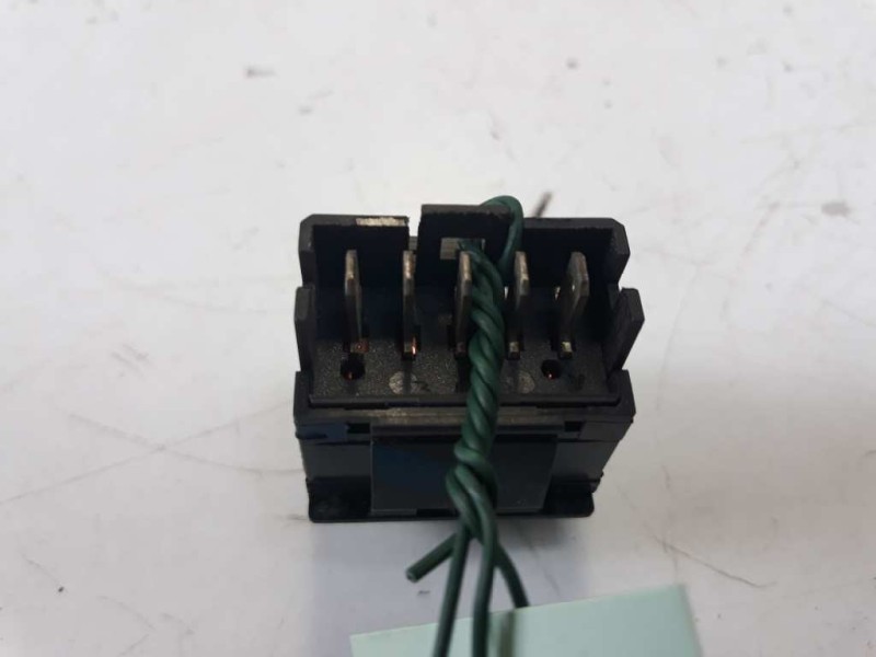 Recambio de mando elevalunas delantero izquierdo para citroen xantia berlina referencia OEM IAM   