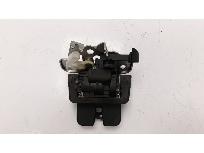 Recambio de cerradura maletero / porton para audi q3 (8u) 2.0 tdi referencia OEM IAM 8U0827520  