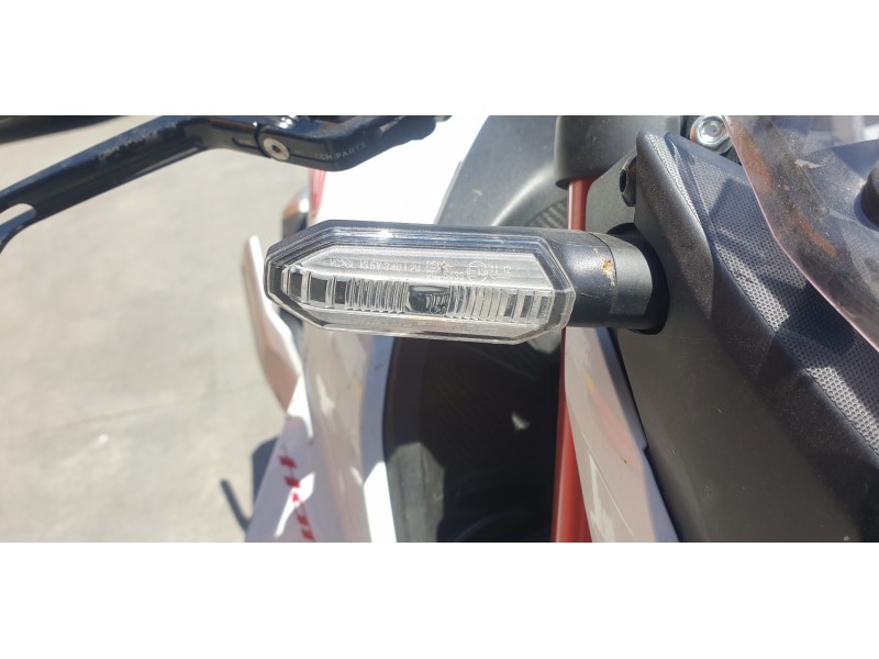 Recambio de piloto delantero derecho para honda cb 750 hornet referencia OEM IAM 33400MLBD01  