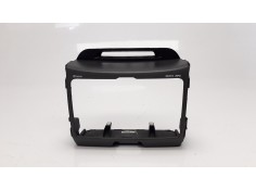 Recambio de moldura para kia sportage emotion 4x4 referencia OEM IAM U097833810  