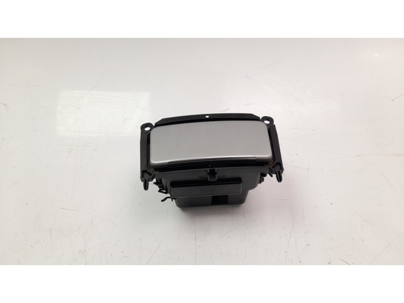 Recambio de cenicero para porsche cayenne (typ 92aa) 4.8 v8 cat referencia OEM IAM 7P5857273B  