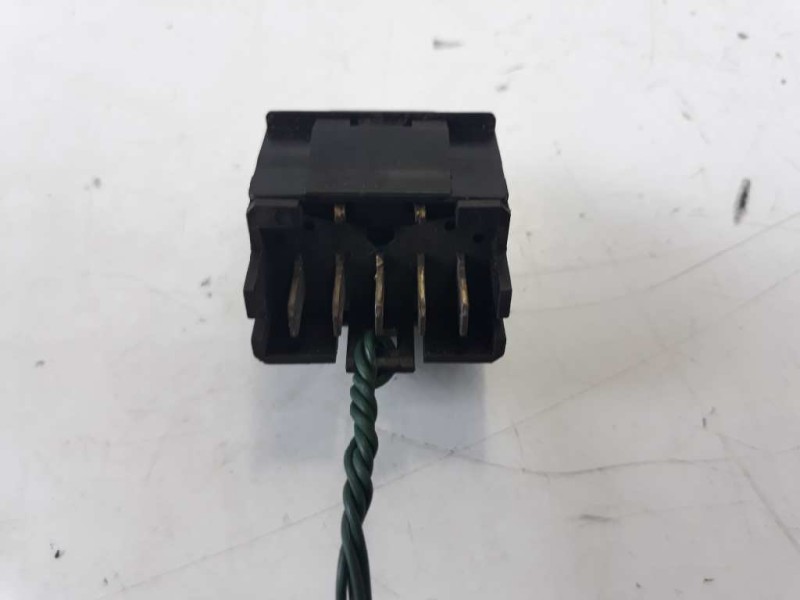 Recambio de mando elevalunas delantero izquierdo para citroen xantia berlina referencia OEM IAM   