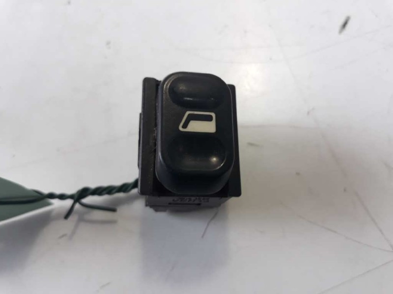 Recambio de mando elevalunas delantero izquierdo para citroen xantia berlina referencia OEM IAM   