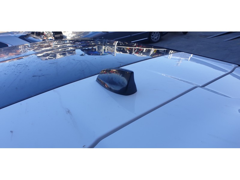 Recambio de antena para land rover range rover velar 2.0 turbo cat referencia OEM IAM LR070768  