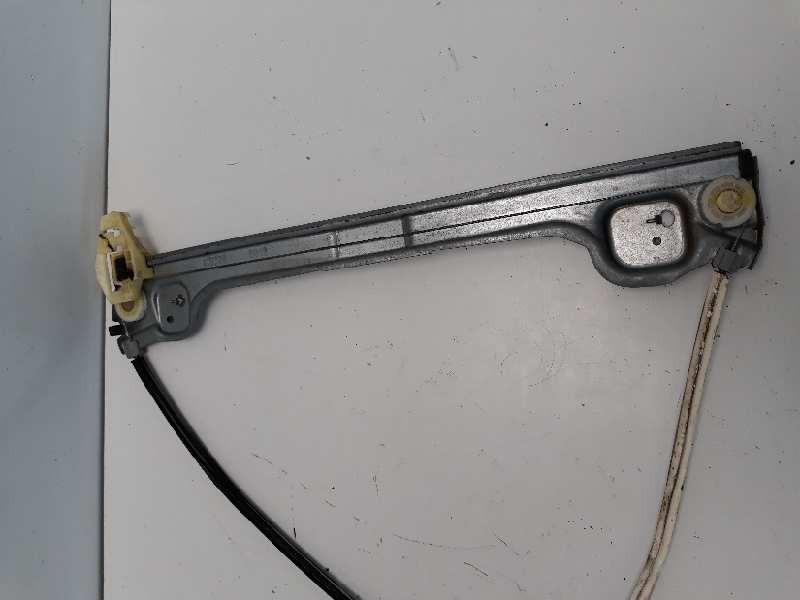 Recambio de elevalunas delantero derecho para peugeot 1007 sport referencia OEM IAM 9222Q8  