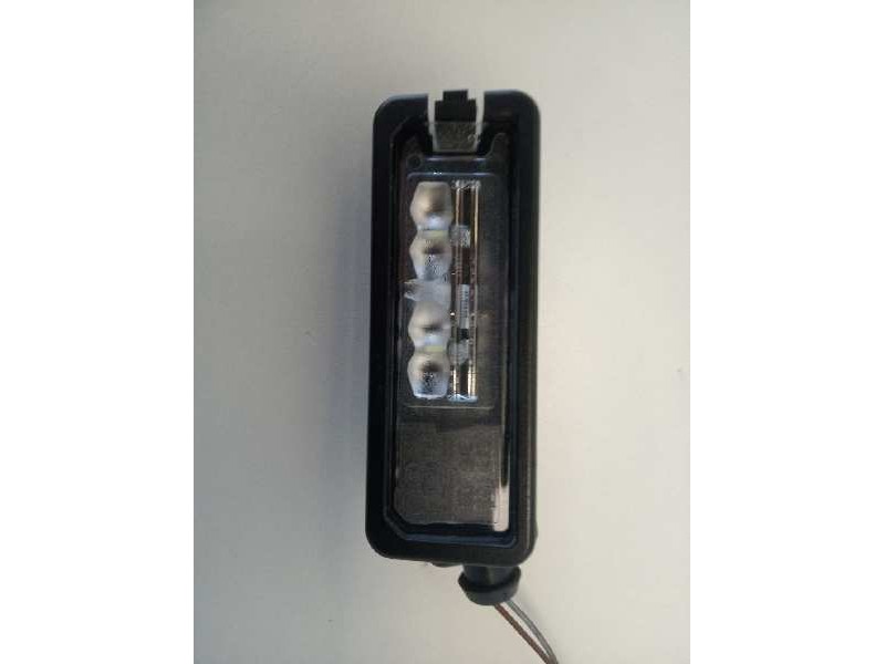 Recambio de piloto matricula para volkswagen polo edition referencia OEM IAM 1K8943021D  