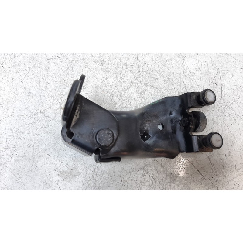 Recambio de soporte / guia puerta corredera para ford transit courier 1.5 tdci cat referencia OEM IAM ET76A268B40AC  