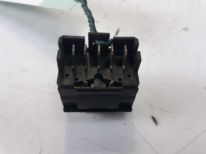 Recambio de mando elevalunas delantero izquierdo para citroen xantia berlina referencia OEM IAM   