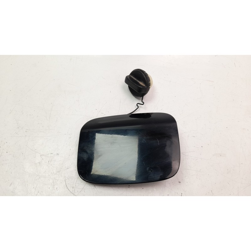 Recambio de tapa exterior combustible para lexus is200 (ds2/is2) 2.2 d-4d cat referencia OEM IAM 7735053050  