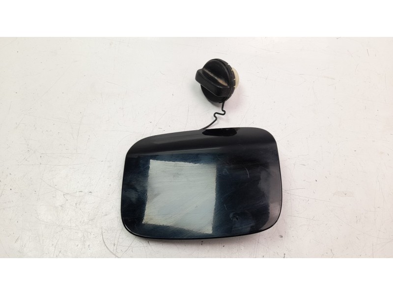 Recambio de tapa exterior combustible para lexus is200 (ds2/is2) 2.2 d-4d cat referencia OEM IAM 7735053050  