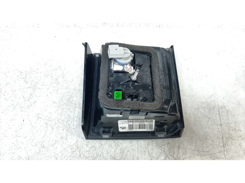 Recambio de piloto trasero izquierdo interior para land rover discovery sport pure referencia OEM IAM FK7213193AH  