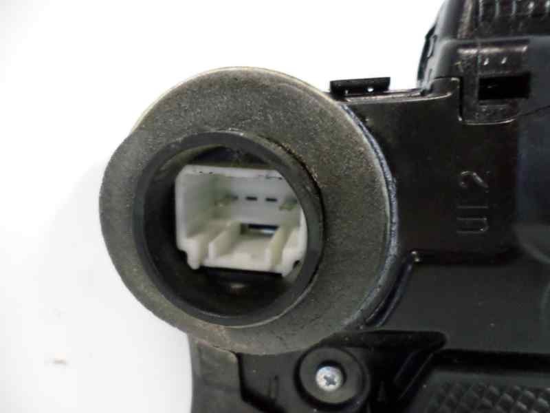 Recambio de cerradura puerta trasera izquierda para toyota auris luna referencia OEM IAM   