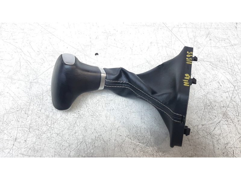 Recambio de pomo palanca cambio para kia niro referencia OEM IAM 46720D4200WK  