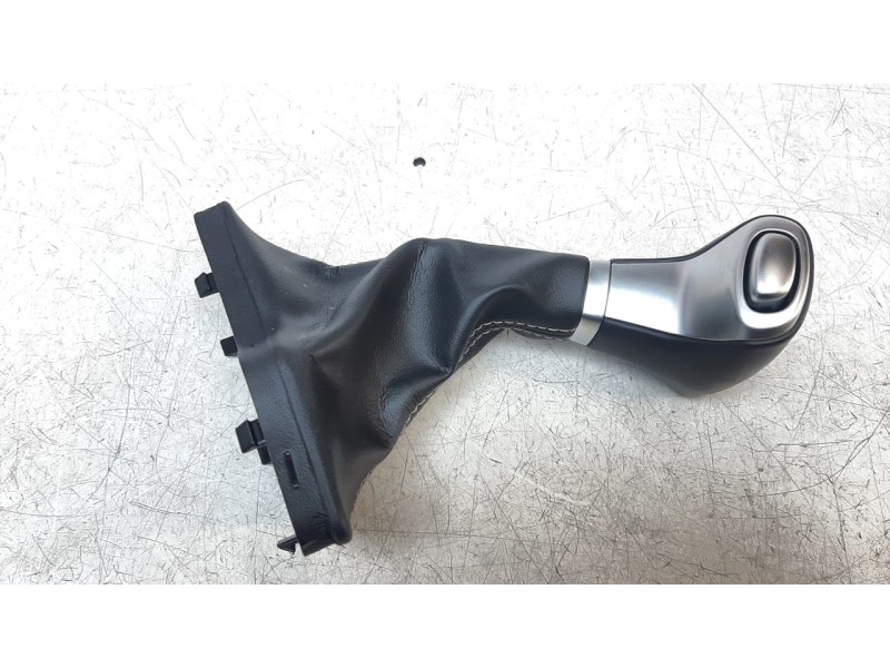 Recambio de pomo palanca cambio para kia niro referencia OEM IAM 46720D4200WK  