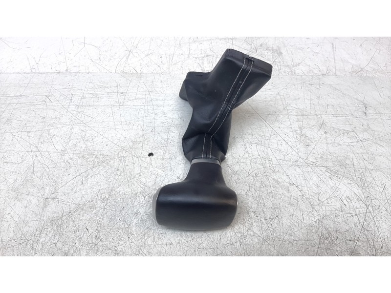 Recambio de pomo palanca cambio para kia niro referencia OEM IAM 46720D4200WK  