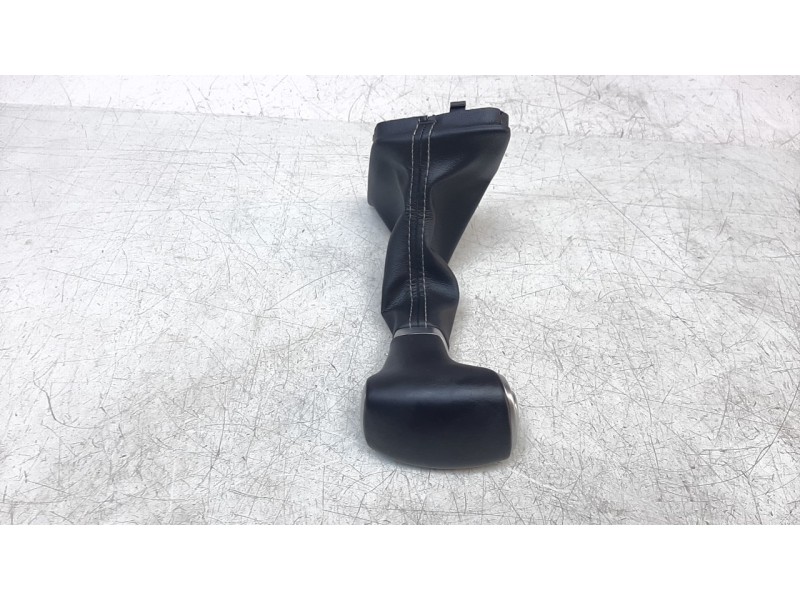 Recambio de pomo palanca cambio para kia niro referencia OEM IAM 46720D4200WK  