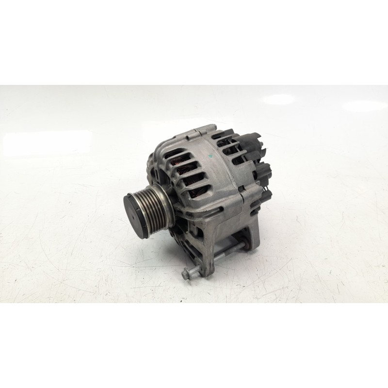 Recambio de alternador para renault captur 1.5 dci diesel fap energy referencia OEM IAM 231007865R ALF420051 