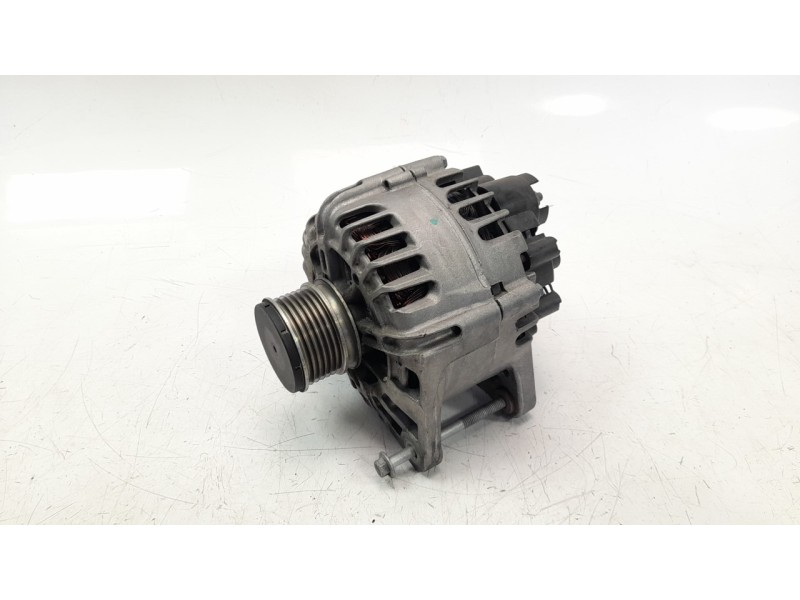 Recambio de alternador para renault captur 1.5 dci diesel fap energy referencia OEM IAM 231007865R ALF420051 