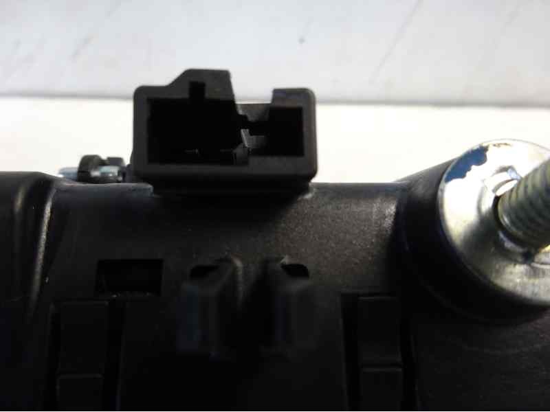 Recambio de maneta exterior porton para audi a4 ber. (b8) e referencia OEM IAM 5N0827566B  
