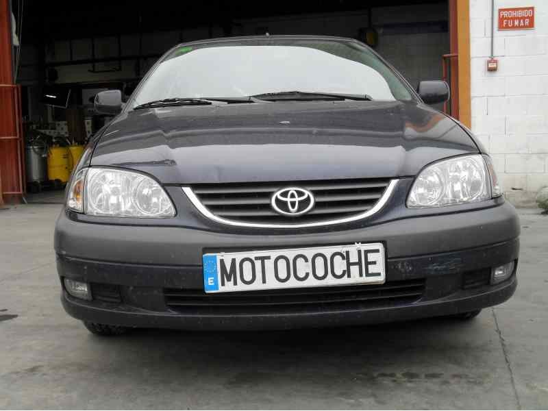 toyota avensis berlina (t 22) del año 2001