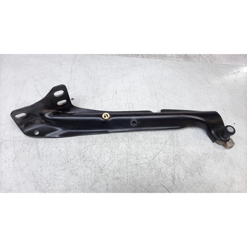 Recambio de soporte / guia puerta corredera para ford transit courier 1.5 tdci cat referencia OEM IAM ET76A25001AK  