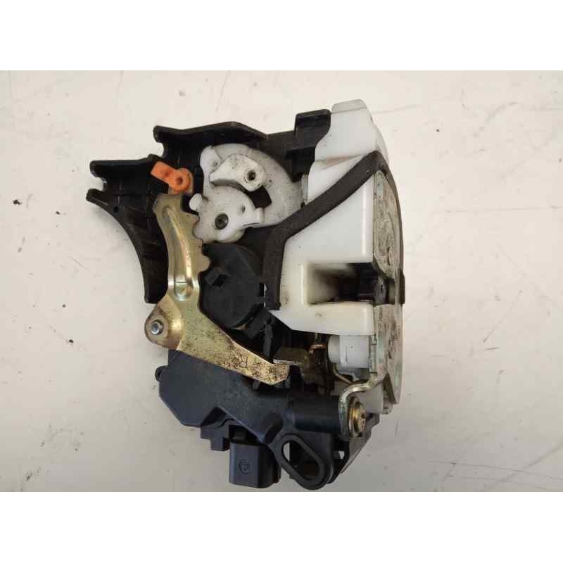 Recambio de cerradura puerta delantera derecha para mitsubishi l 200 (ka0/kb0) 2.5 di-d cat referencia OEM IAM 5715A186  
