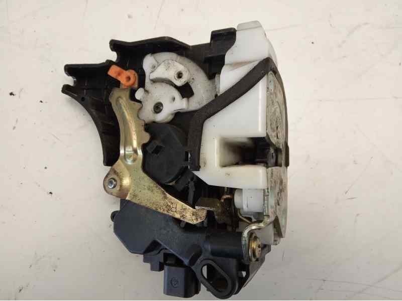 Recambio de cerradura puerta delantera derecha para mitsubishi l 200 (ka0/kb0) 2.5 di-d cat referencia OEM IAM 5715A186  