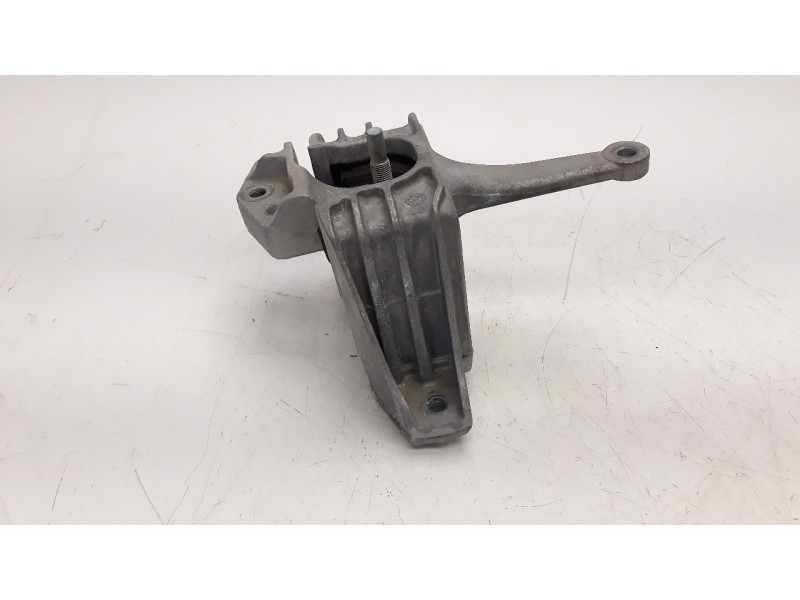 Recambio de soporte motor para kia niro referencia OEM IAM 21810G2000  