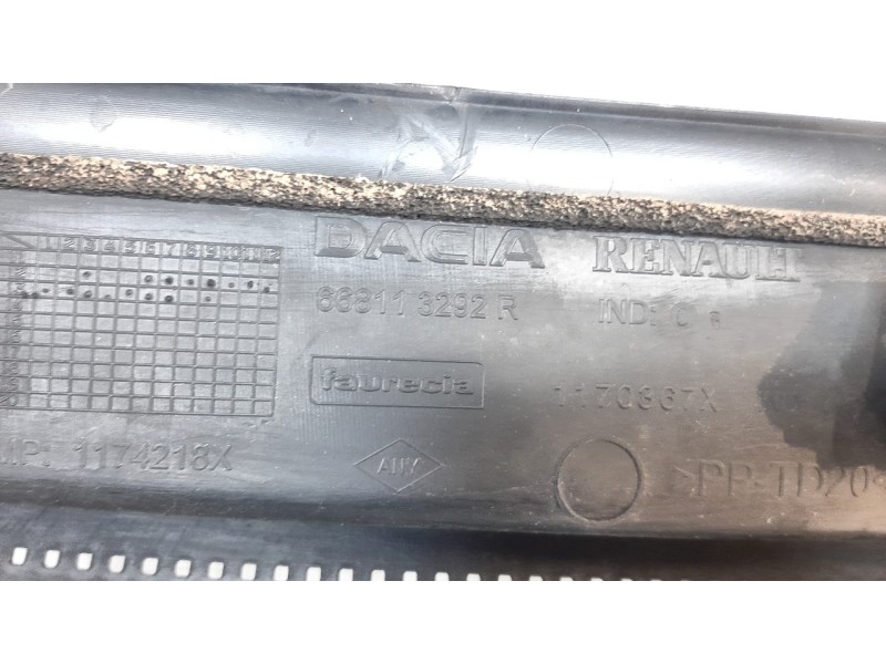 Recambio de torpedo para dacia sandero basis referencia OEM IAM 668113292R  
