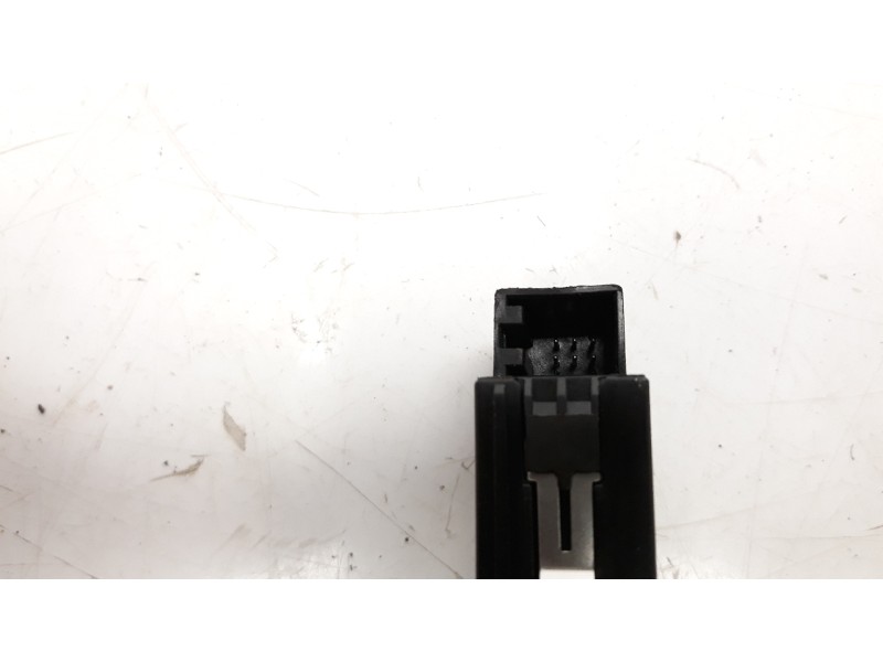 Recambio de warning para audi q3 (8u) 2.0 tdi referencia OEM IAM 8U1941509  