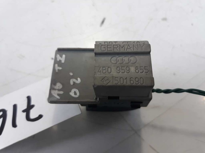 Recambio de mando elevalunas trasero izquierdo para audi a6 berlina (4b2) 2.4 quattro referencia OEM IAM 4B0959855  