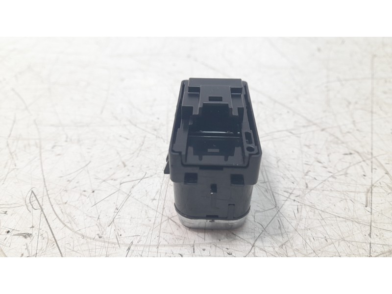Recambio de mando elevalunas trasero izquierdo para mercedes-benz clase a (bm 177) a 180 d (177.003) referencia OEM IAM A1679050