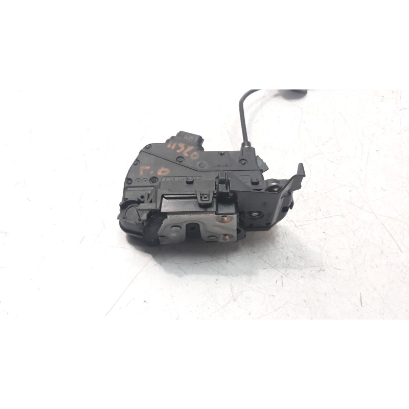 Recambio de cerradura puerta trasera derecha para renault captur 1.5 dci diesel fap energy referencia OEM IAM 825008835R CRDREN7