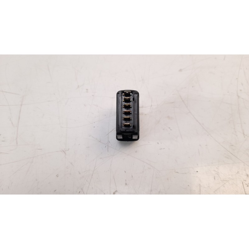 Recambio de mando elevalunas delantero derecho para renault megane i fase 2 classic (la..) 1.6 referencia OEM IAM 429998K IAF320