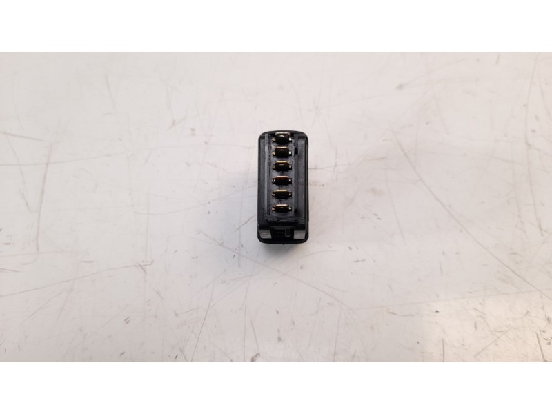 Recambio de mando elevalunas delantero derecho para renault megane i fase 2 classic (la..) 1.6 referencia OEM IAM 429998K IAF320