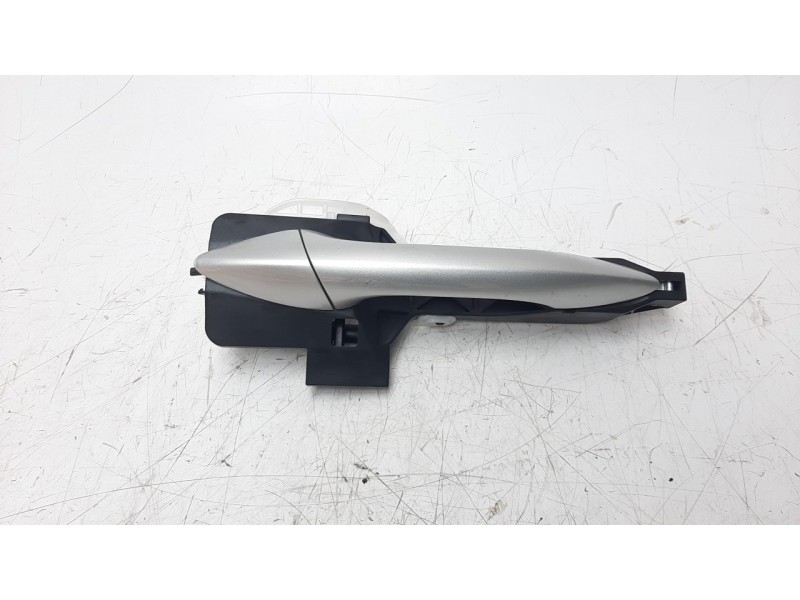 Recambio de maneta exterior delantera derecha para hyundai i30 (gd) 1.4 cat referencia OEM IAM 82661A6050  