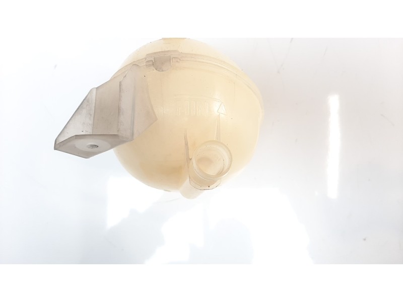 Recambio de deposito expansion para renault captur 1.5 dci diesel fap energy referencia OEM IAM 217104354R  