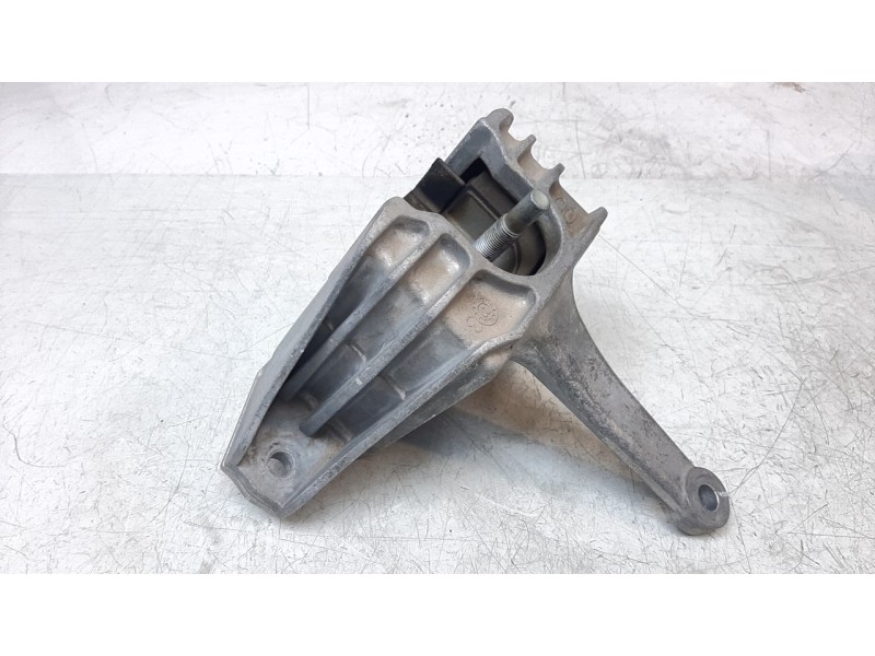 Recambio de soporte motor derecho para kia niro referencia OEM IAM 21810G2000  