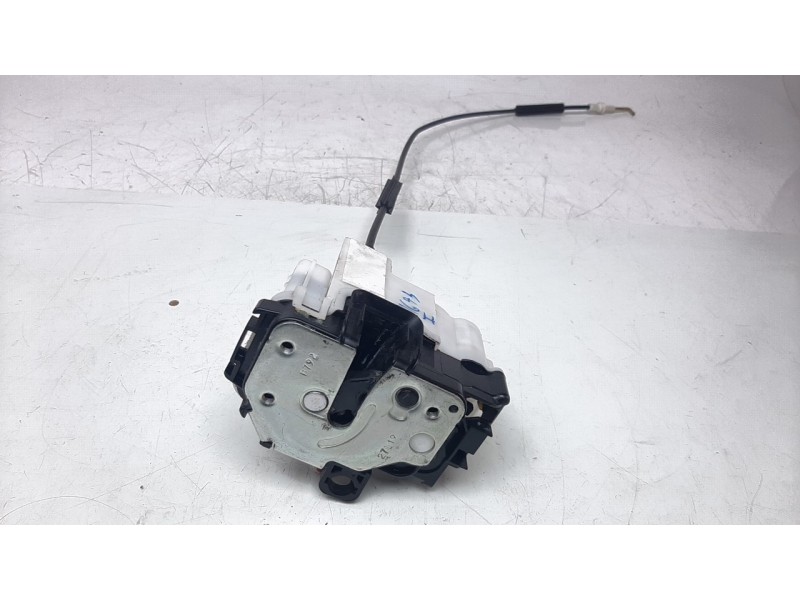 Recambio de cerradura puerta delantera izquierda para fiat nuova 500 (150) 1.2 cat referencia OEM IAM 52041739  