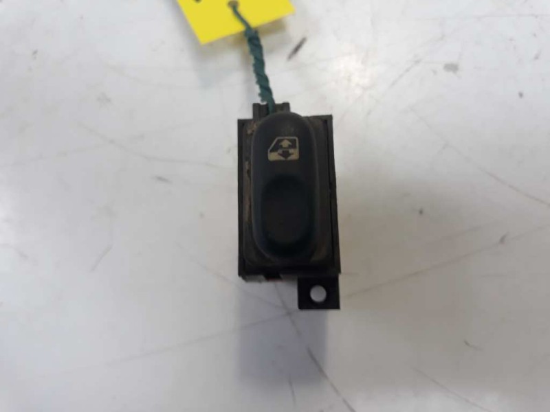 Recambio de mando elevalunas trasero izquierdo para renault laguna (b56) referencia OEM IAM   