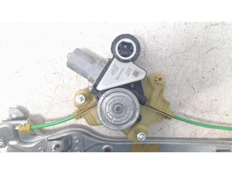 Recambio de elevalunas trasero izquierdo para toyota corolla (e21) hybrid style referencia OEM IAM 6984002740  