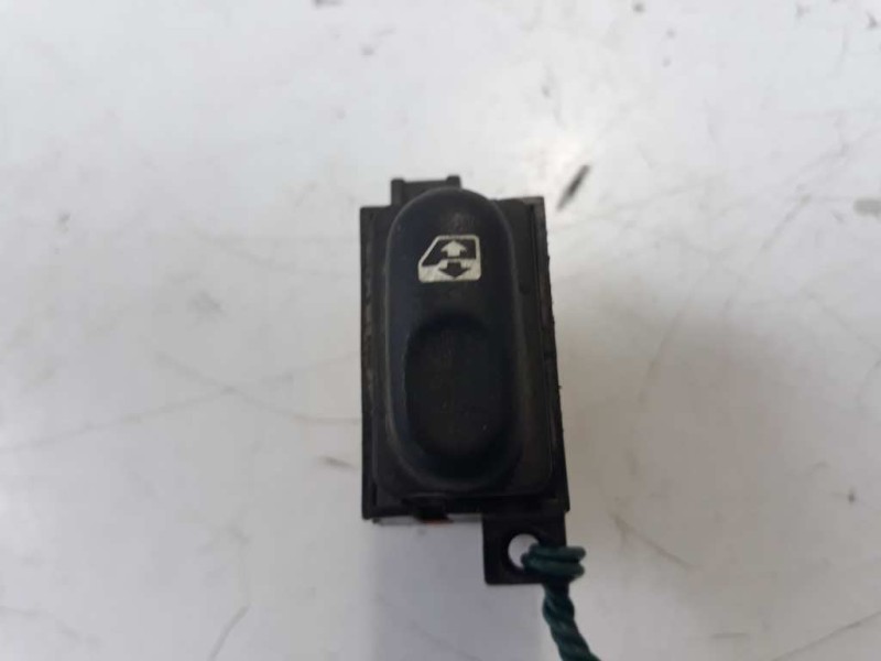 Recambio de mando elevalunas trasero izquierdo para renault laguna (b56) referencia OEM IAM   