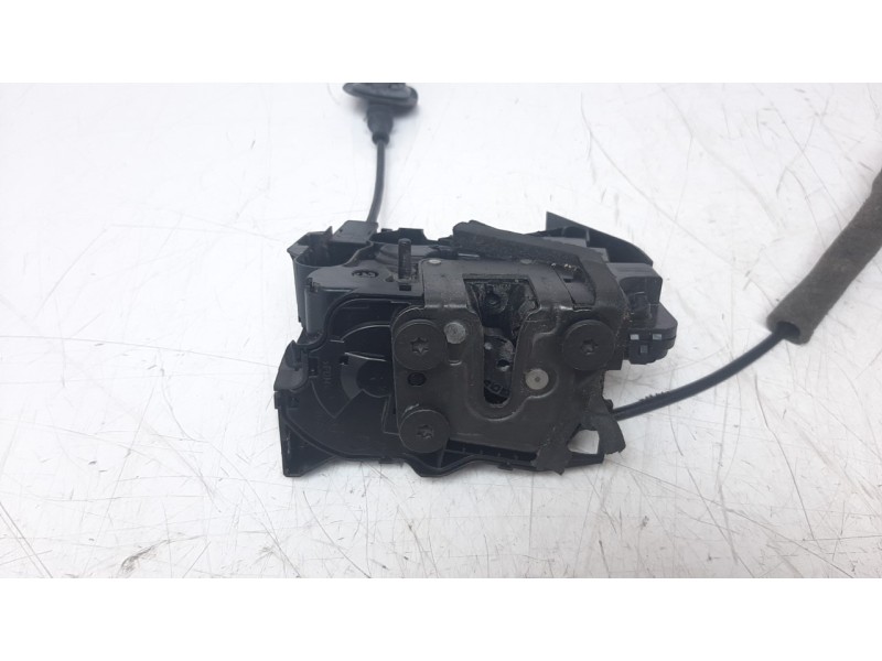 Recambio de cerradura puerta trasera derecha para renault megane iv berlina 5p 1.5 blue dci diesel fap referencia OEM IAM 825025