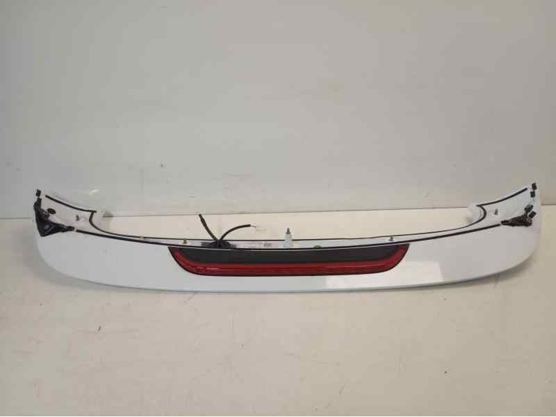 Recambio de aleron trasero para kia ceed 1.6 crdi cat referencia OEM IAM 87211J7000  